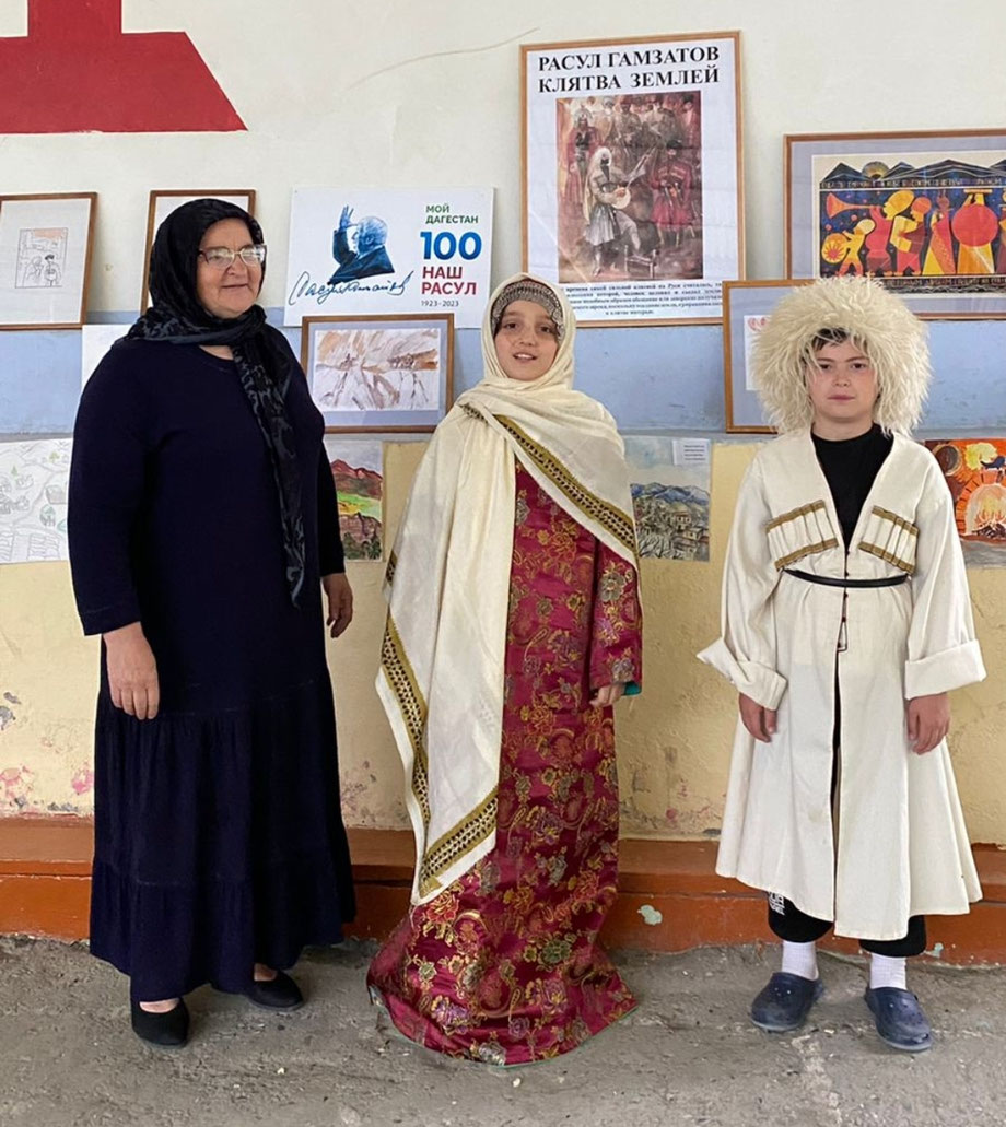 В детском лагере «Каскад» прошла выставка, посвящённая жизни и творчеству Расула Гамзатова