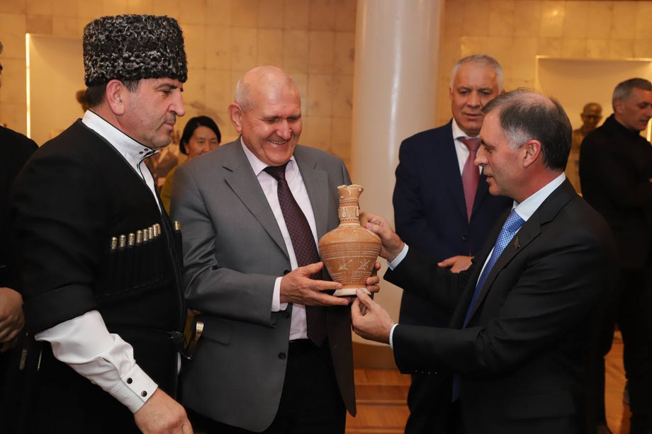 Памятные мероприятия, посвященные 100-летию Расула Гамзатова, состоялись в Киргизской Республики.