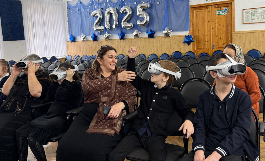 В преддверии Международного дня инвалидов сотрудники отдела развития Национального музея Дагестана им.А.Тахо-Годи посетили учащихся с ограниченными возможностями здоровья Гимназии №4 г.Махачкалы