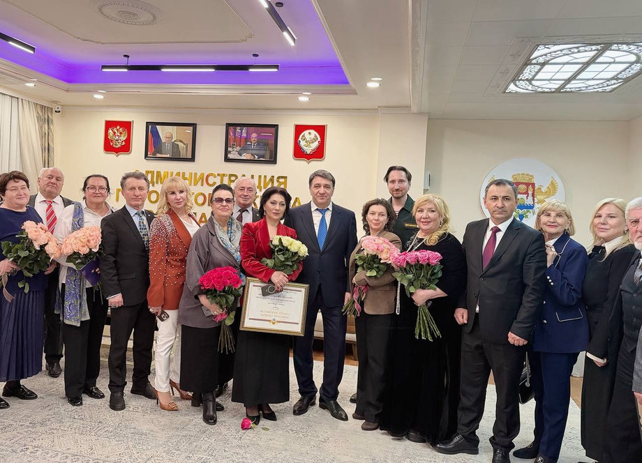 В преддверии Дня работника культуры в администрации города состоялась торжественная церемония награждения