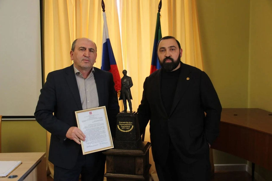 Передача в фонды музея точной копии памятника видному государственному и политическому деятелю, первому руководителю Республики Дагестан Джелал-эд-Дину Коркмасову