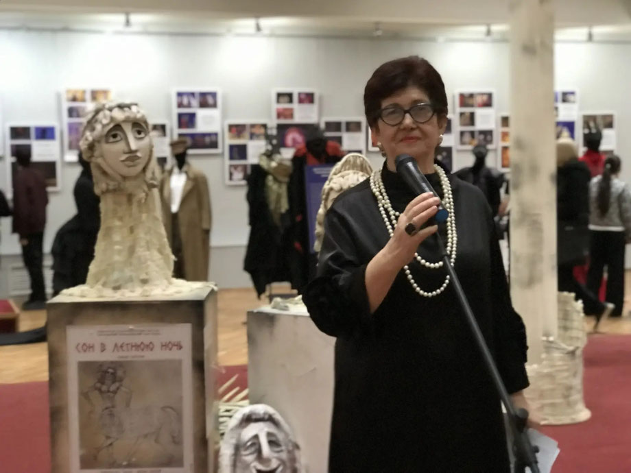 В центре внимания – «Театральные сокровища»