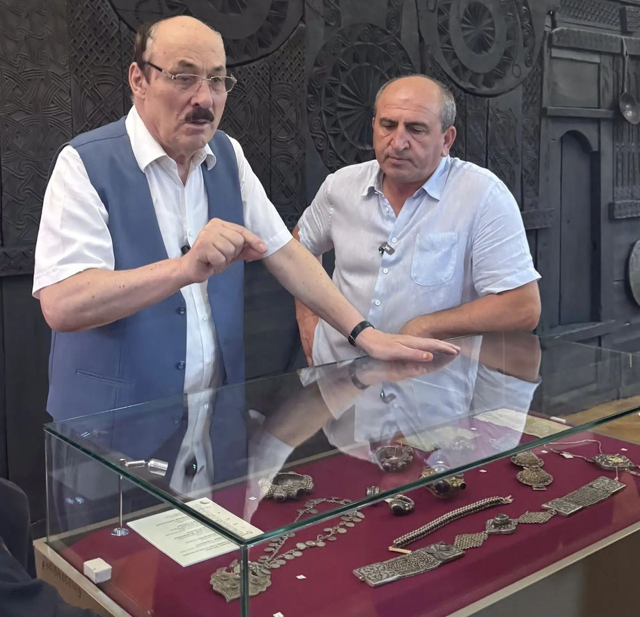Национальный музей Дагестана посетил Рамазан Абдулатипов