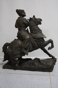 «Кавказский всадник» 1879 г., скульптор Лаврентий Николаевич Обе́р