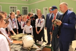 Встреча школьников с Магомедом Толбоевым в Национальном музее Дагестана