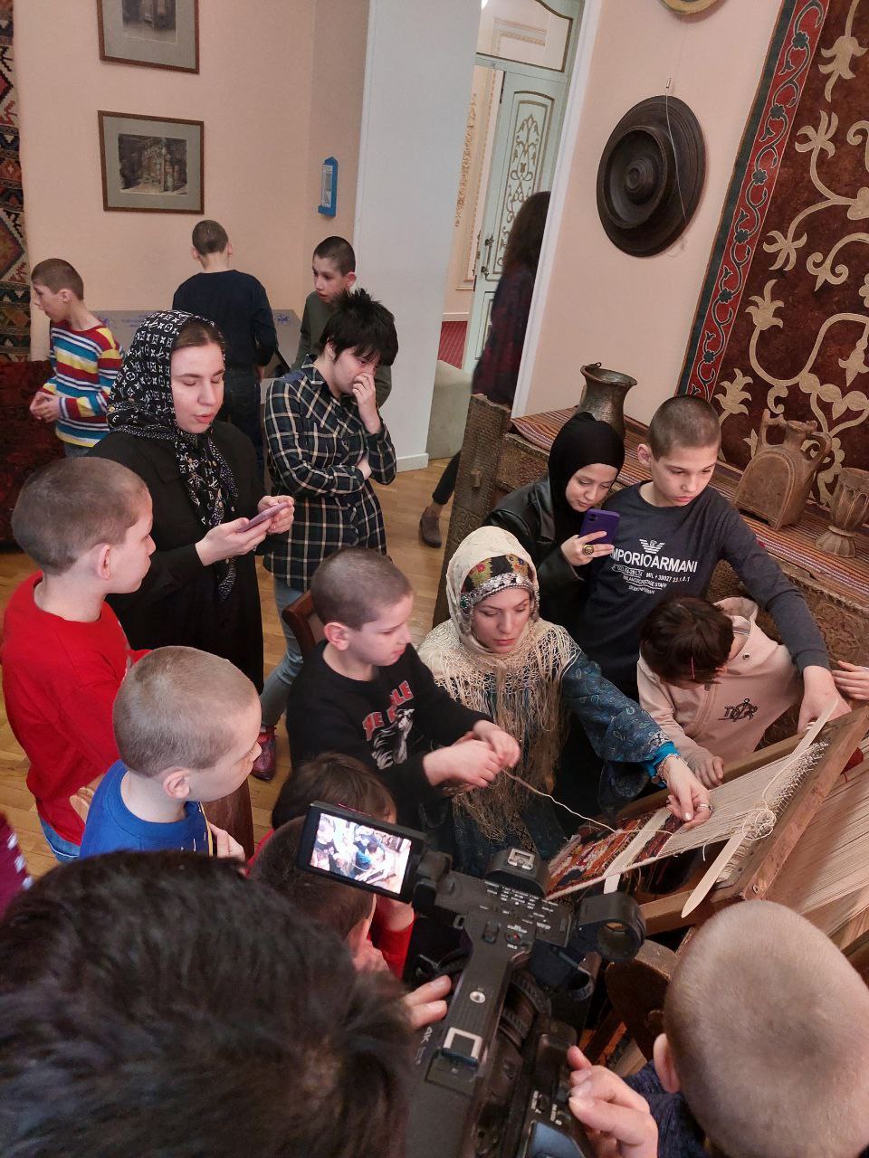 Адаптированные экскурсии для детей с ОВЗ провел Национальный музей Дагестана